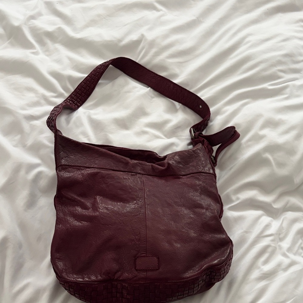 FRYE AND CO. Burgundy Leather Shoulder Bag